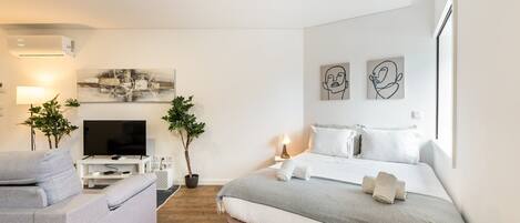 Bügeleisen/Bügelbrett, Internetzugang, Bettwäsche