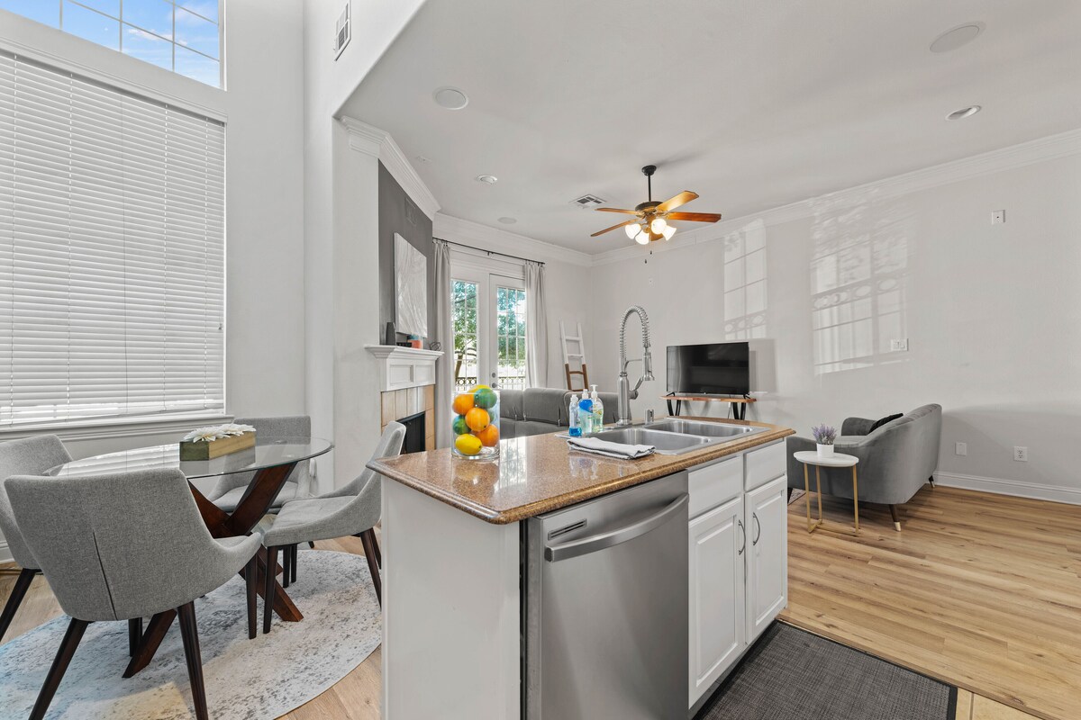 La Vista Luxe: Modern 3-Bedroom Gem