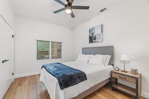 3 bedrooms, desk, iron/ironing board, travel cot