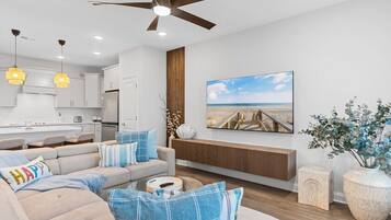 Téléviseur connecté, jeux vidéo, livres, bureau