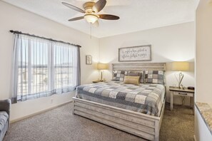 2 室のベッドルーム、アイロン / アイロン台、WiFi (無料)、ベッドシーツ