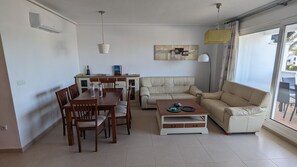 Smart TV - Beautiful apartment in La Torre Golf Resort with great views and pool area (Torre-Pacheco)