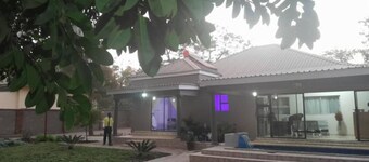 Modernly Furnished Standard Room With Queen bed - 2220
