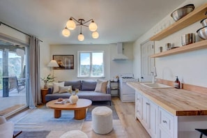 Living area - Wilderness Ranch Retreat (Boise)
