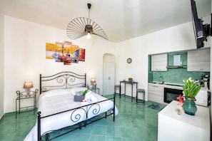 1 bedroom, iron/ironing board, travel cot, free WiFi - Turo's Eden ( Brand New Loft)Exclusive Loft in Conca dei Marini (Conca dei Marini)