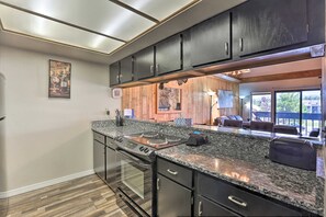 Batterie de cuisine, vaisselle et ustensiles