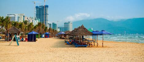 Plage à proximité, 15 bars sur la plage