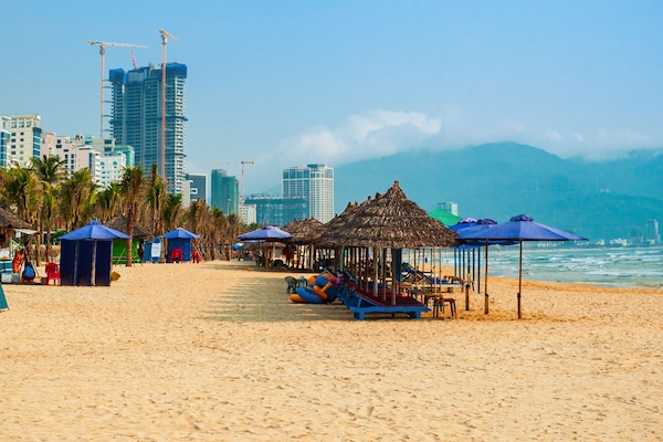 Una playa cerca, 15 bares en la playa