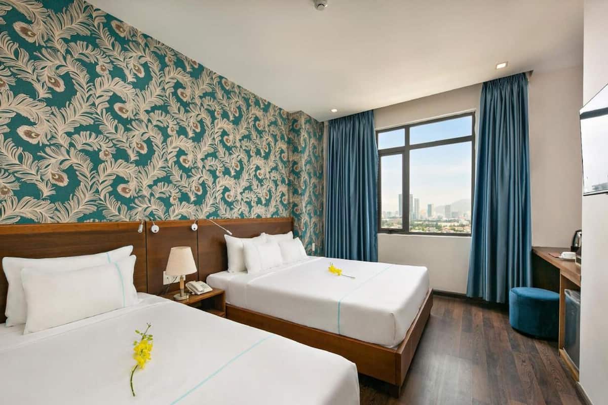 Habitación triple, vistas a la ciudad | Vistas desde la habitación