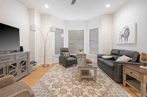 Living area - Downtown Dream: Modern Comfort (Boise)