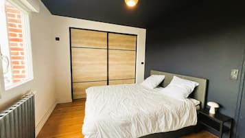 2 bedrooms, WiFi, bed sheets