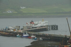 Marina - Cosy traditional pet friendly Skye cottage (Uig)