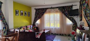 Interior - OFF GRID WiFi riverside 2 bed family cottage only 10km from Jinja sleeps 6 (Kyabirwa)