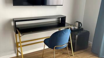 Aurora Room, Balcony, City View