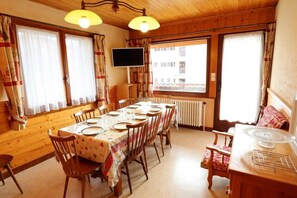 Dining - 2nd floor, balcony, parking, tv, 70m², Les Gets (Les Gets)