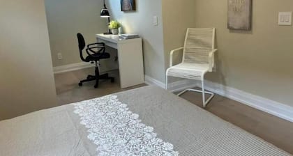 LakeView 2BR: Easy Access & Modern Comfort