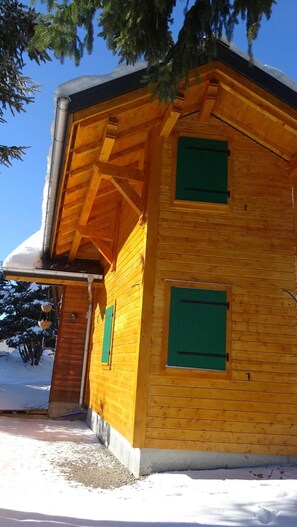 Exterior detail - Chalet, 350m from ski slopes, parking, tv, 104m², Les Gets (Les Gets)