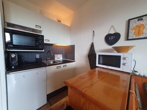 Microwave, coffee/tea maker