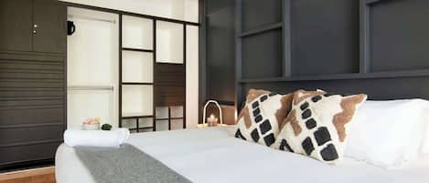 4 habitaciones, tabla de planchar con plancha, wifi y ropa de cama