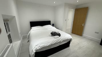 Apartment | 2 bedrooms, iron/ironing board, free WiFi, bed sheets