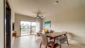 Interior - Gated Escape | Pool | Gym | Near Shops & Cinema (Playa del Carmen)