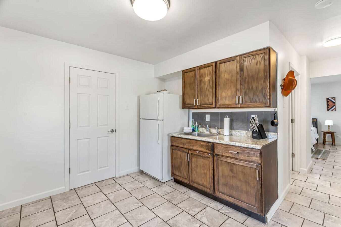 Réfrigérateur, micro-ondes, four, cafetière/bouilloire