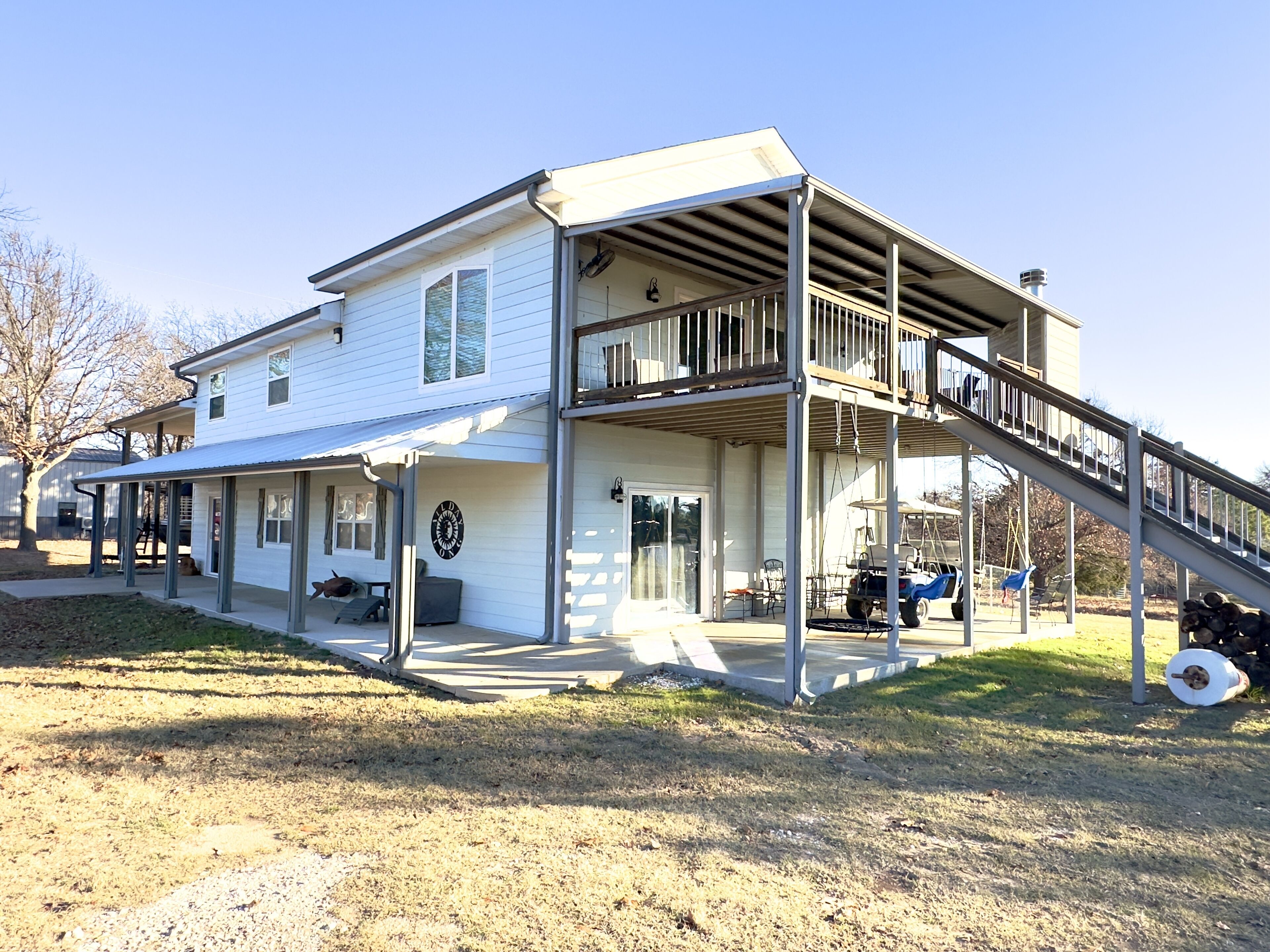 Spacious home walking distance to sandy beaches and boat launch of Lake Texoma!