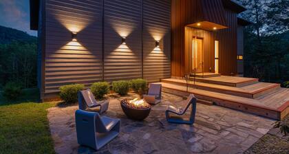 Luxury Mountain Retreat w/ Hot Tub, Grill & Fire Pit Near Asheville, NC