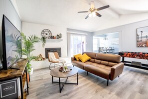 Tv, bordfodbold, bordtennisbord