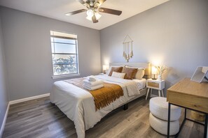 4 soveværelser, skrivebord, strygejern/strygebræt, Wi-Fi