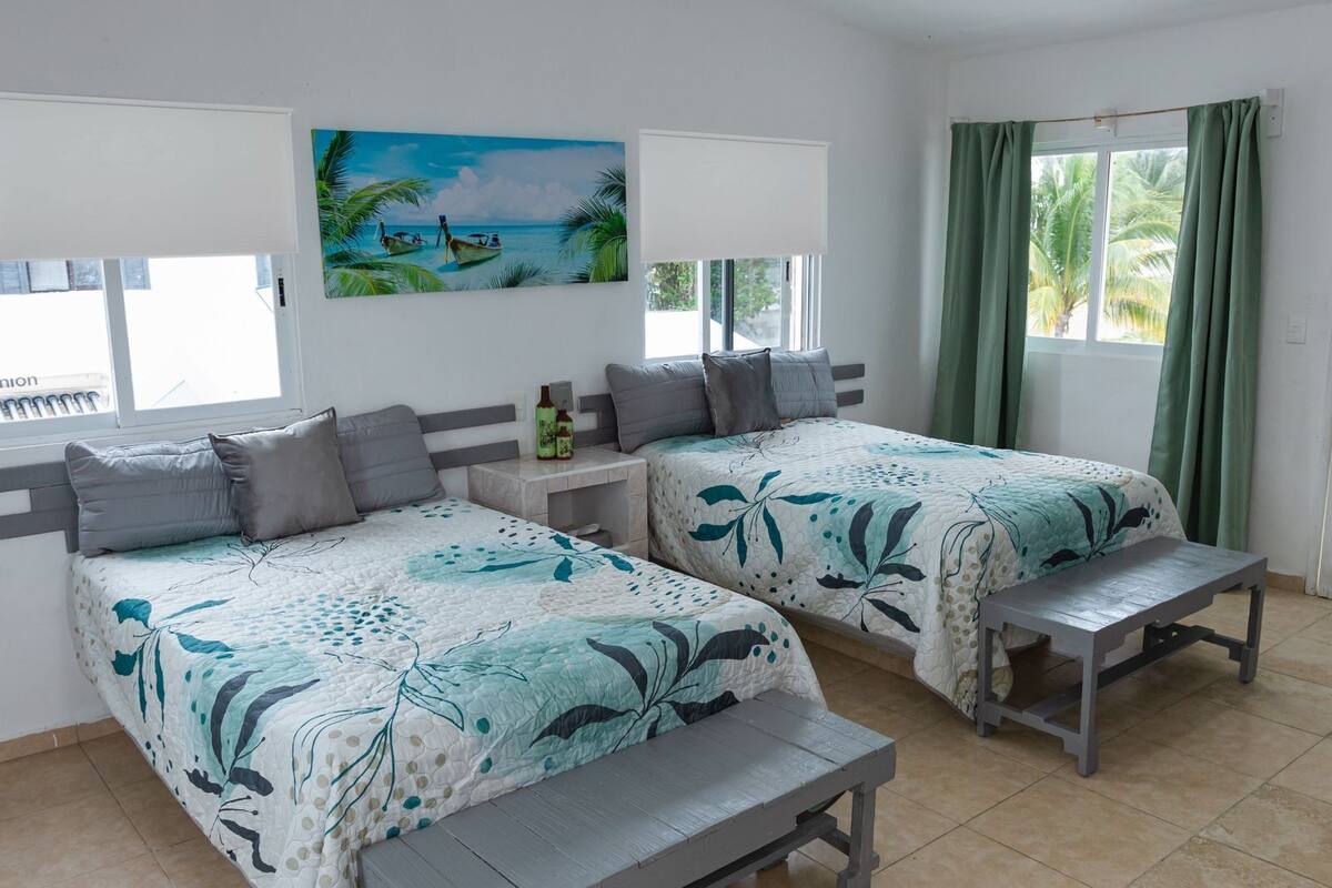 Habitación cuádruple estándar | Tabla de planchar con plancha y wifi gratis