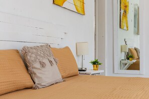 Standard Triple Room | Iron/ironing board, free WiFi - Hotel Las Arenas (Puerto Morelos)
