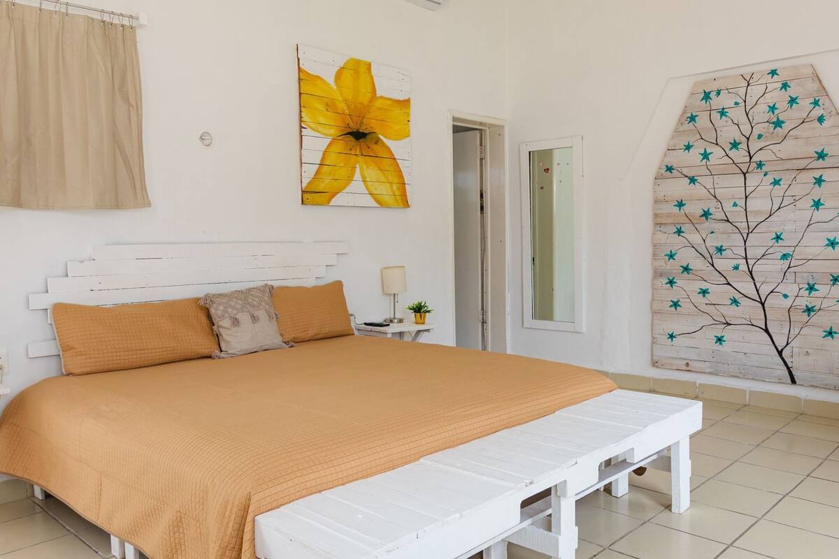 Habitación triple superior | Tabla de planchar con plancha y wifi gratis