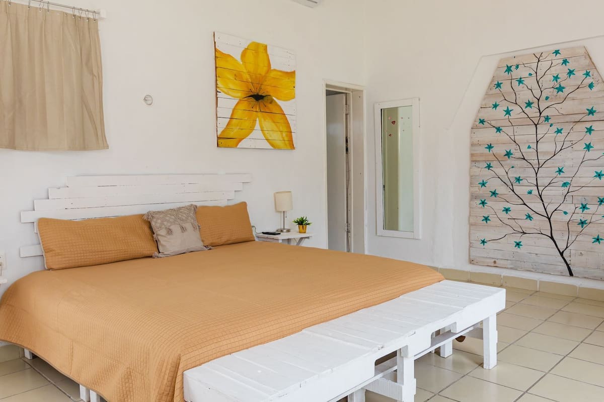 Habitación triple superior | Tabla de planchar con plancha y wifi gratis