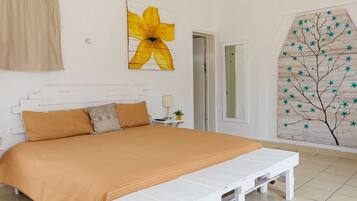 Superior Triple Room | Iron/ironing board, free WiFi