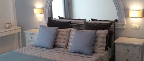 1 slaapkamer, een strijkplank/strijkijzer, wifi, beddengoed