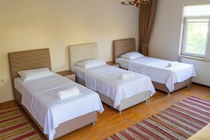 4 soverom, skrivebord, strykejern/-brett og wi-fi (inkludert)