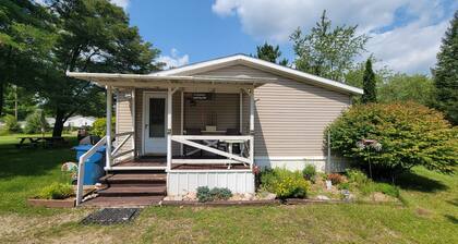cozy vacation home with fantastic Lake access!