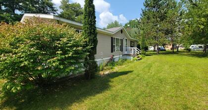 cozy vacation home with fantastic Lake access!