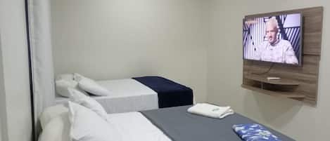 Comfort maisonnette, uitzicht op de stad | Een bureau, een laptopwerkplek, gratis wifi