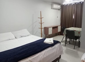 Deluxe Suite, Non Smoking, City View