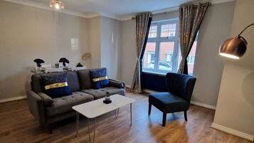 Apartment | Living area | TV