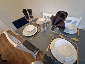 Apartment | Dining