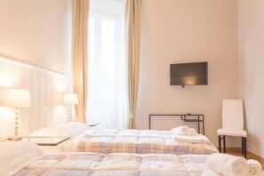 3 bedrooms, iron/ironing board, free WiFi, bed sheets - Cittadella 5 - Three Bedroom Apartment, Sleeps 8 (Firenze)