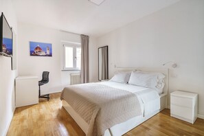 3 bedrooms, iron/ironing board, free WiFi, bed sheets - CDT Duomo - Three Bedroom Apartment, Sleeps 6 (Firenze)