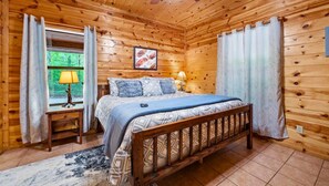 2 bedrooms, iron/ironing board, WiFi, bed sheets - Peaceful Retreat | Games | Horseshoe Pit | Hot Tub (Broken Bow)