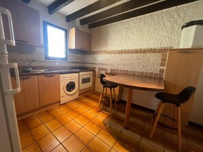 Frigorifero, microonde, forno, macchina per tè/caffè