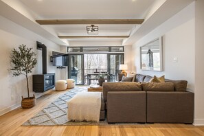 تلفزيون ذكي، مدفأة، ستيريو