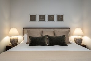 2 bedrooms, desk, iron/ironing board, travel cot