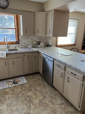Fridge, microwave, oven, stovetop - Country side retreat, perfect place for family fun and hunting. (Marshall)